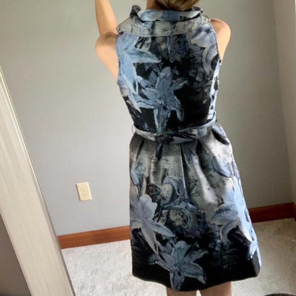 SAMUEL DONG BROCADE SLEEVELESS DRESS - Picture 2 of 7